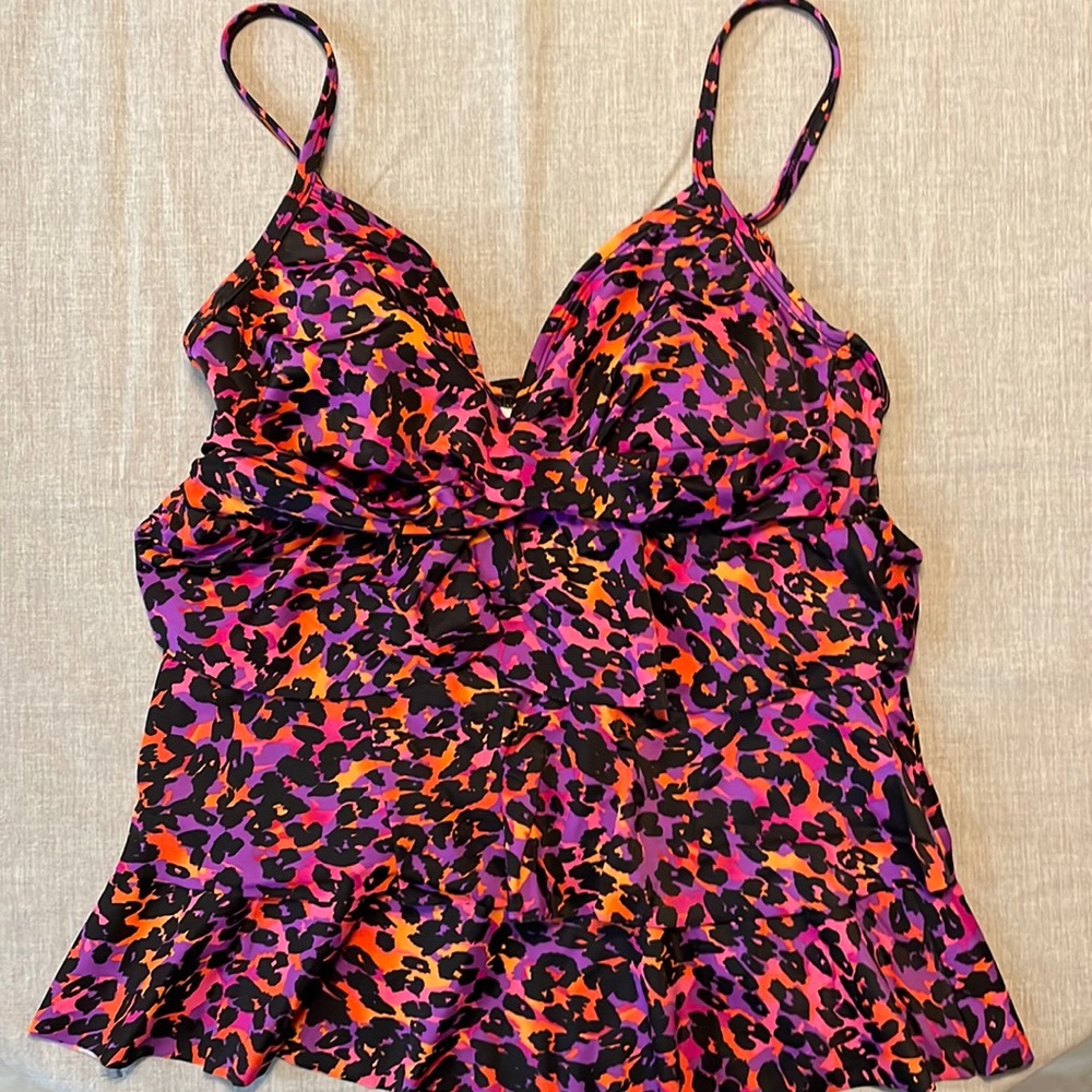 24th & Ocean Swimsuit Top - never worn